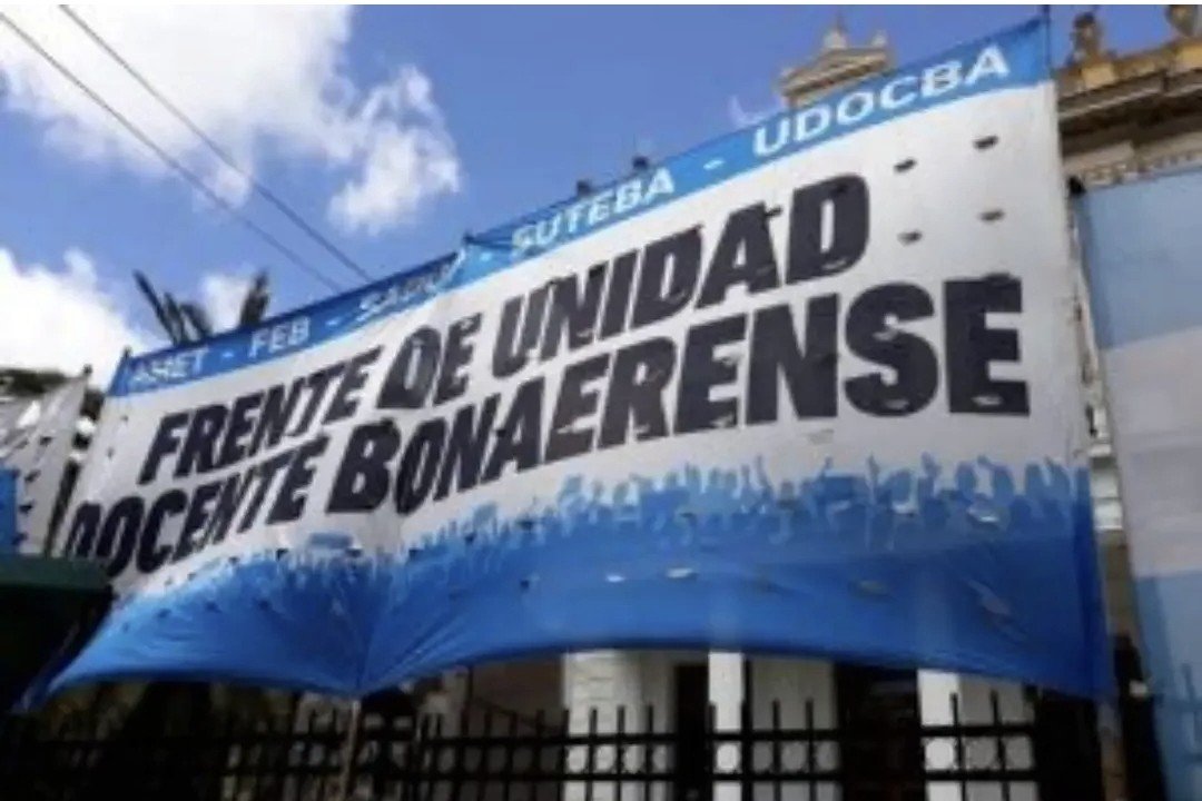 udocbacentral's tweet photo. PROPUESTA SALARIAL Y DE CONDICIONES LABORALES EN LA PARITARIA PROVINCIAL DOCENTE.

En el FUDB, las y los docentes evaluarán la propuesta paritaria.

https://t.co/xFt7zTBEfJ https://t.co/7zvMMOPLWj
