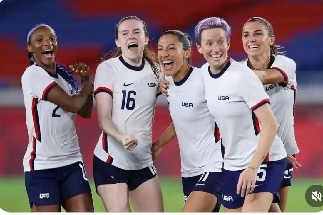 BadrobotLinda's tweet photo. These Women of the USA Team didn’t need grandpa’s help to win 4 World Cup Championships!  

Bravo‼️ https://t.co/bq9e8aAE47