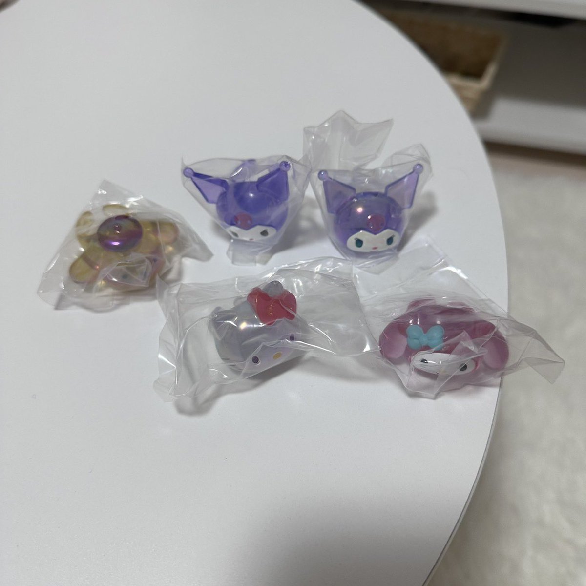 _shichan1204's tweet photo. 【交換】サンリオ
ファッションリング オーロラコレクション 指輪

譲→
キティ（オーロラ）
ポムポムプリン(オーロラ)
クロミ（オーロラ）
クロミ（クリア）
マイメロ（クリア）

���→シナモン(オーロラ)

郵送対応📮
お気軽にお声掛けください🙇🏻‍♂️ https://t.co/SujKOLTcdE