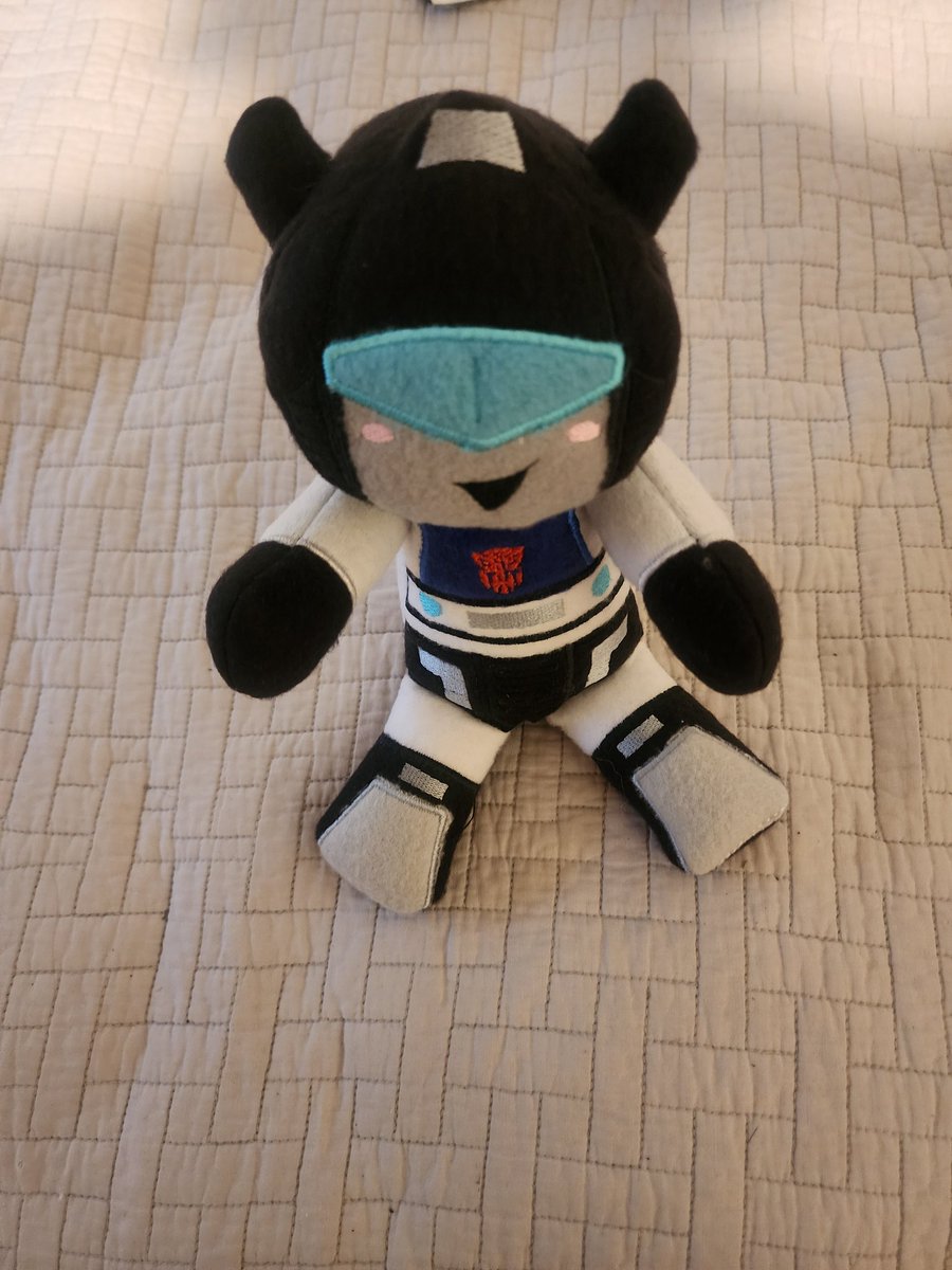 arylu2234's tweet photo. Thank you for the new friend Myth Fit Creations :3
#jazz #transformersjazz https://t.co/oLnxuA3arx