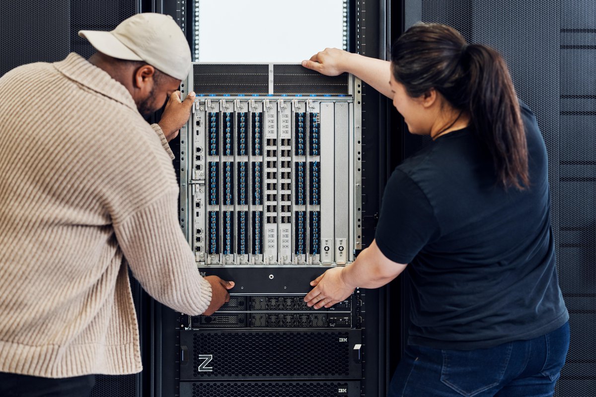 IBMNews's tweet photo. Mini Zs have entered the chat.  

Meet the newest members of the IBM Z and IBM LinuxONE 5 family.  🧵 https://t.co/5DcIARSGxQ
