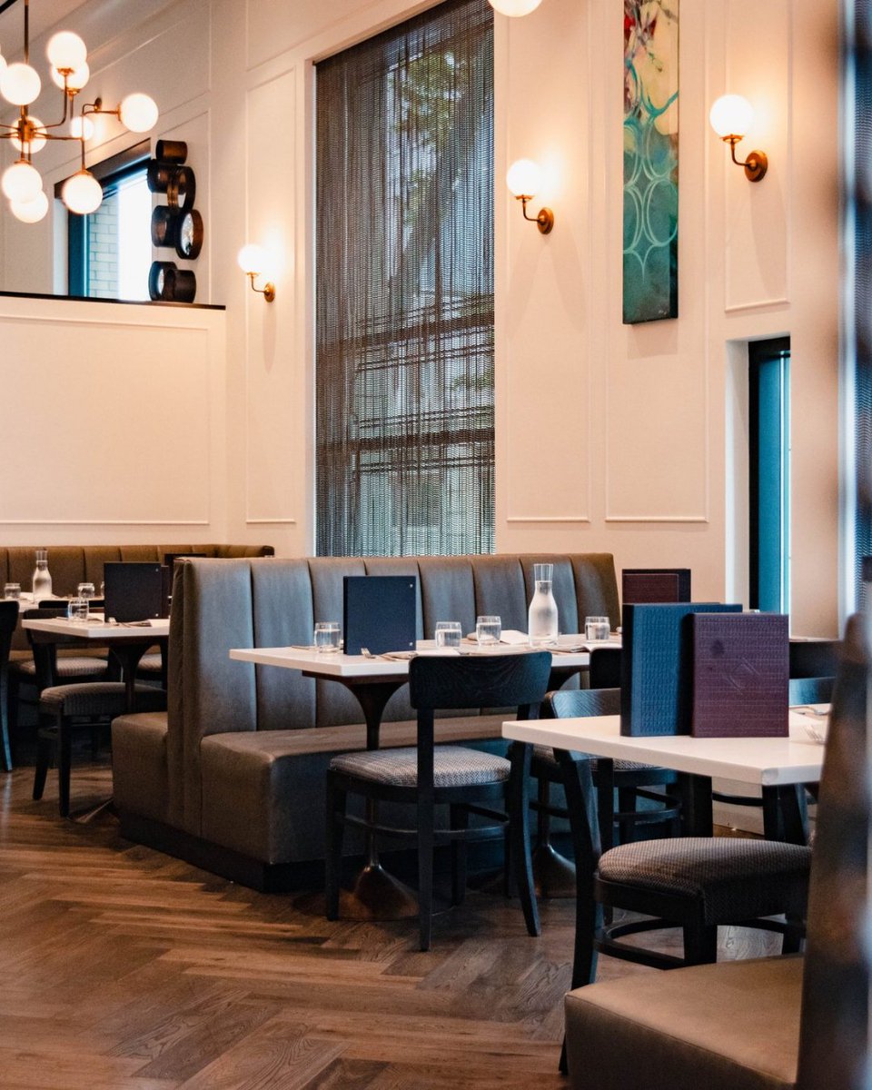 ClosduSoleil's tweet photo. Join us in Victoria on Aug 20 as we celebrate 20 years of #ClosduSoleil with an intimate wine dinner at The Courtney Room. Enjoy a multi-course menu paired with our wines, incl. rare library pours of Signature 2013 &amp; 2015.
https://t.co/DSBO0Wx6Z4
#BCWine #VictoriaBC #20Harvests https://t.co/Di6em6bH8f