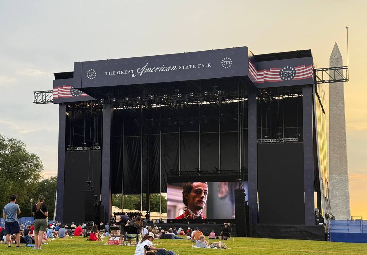 bennyjohnson's tweet photo. It was my absolute HONOR to introduce a screening of the patriotic blockbuster ‘Young Washington’ in the shadow of the Washington Monument in DC.

What an incredible time to be alive. This is how we take back culture. Such great energy here. Very uplifting. 
⚡️🇺🇸 @AngelStudiosInc https://t.co/vOeYfc1KE9