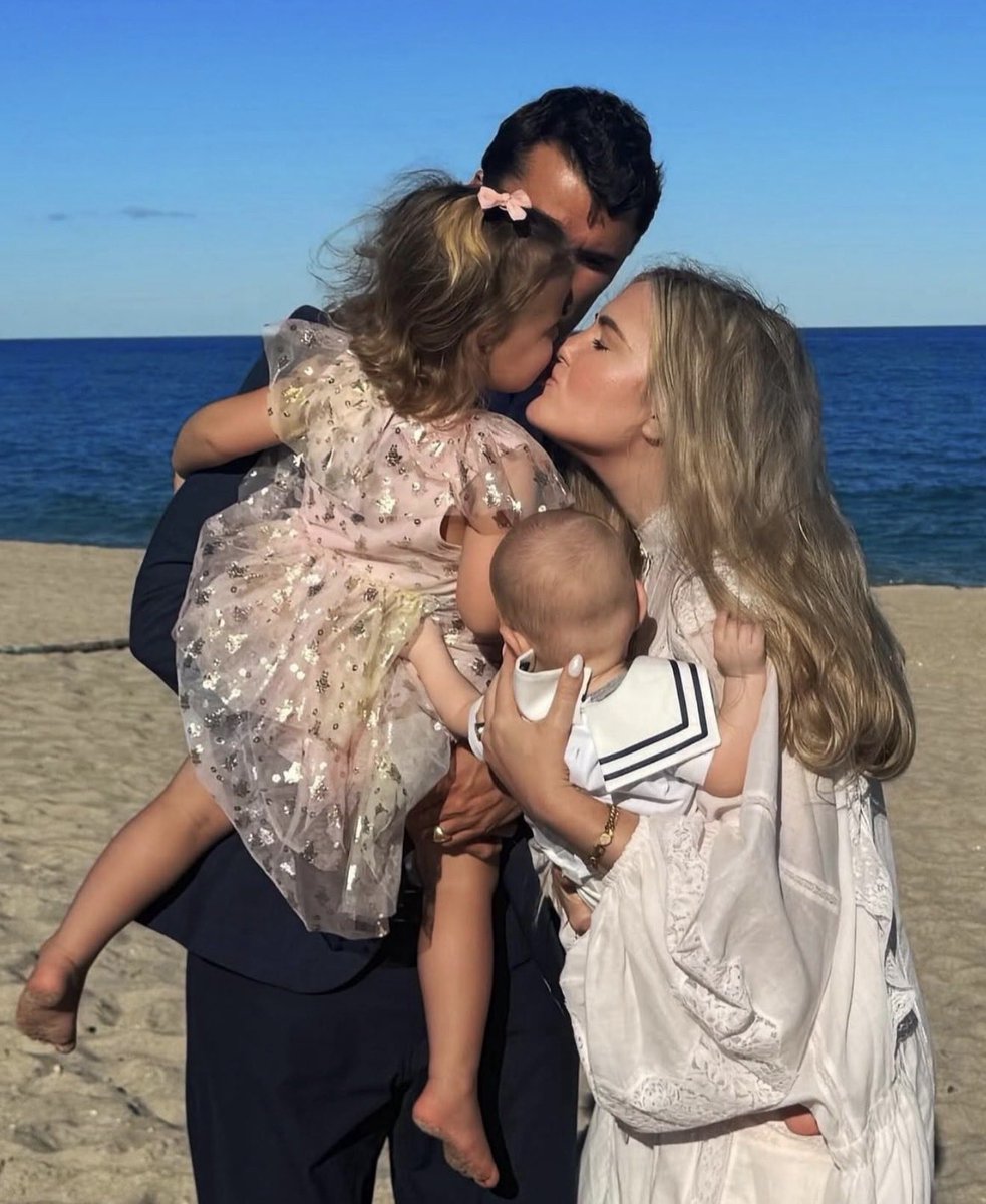 MAGAVoice's tweet photo. Praying for you Erika Kirk and your family 🙏 https://t.co/xMqfFdxm3J