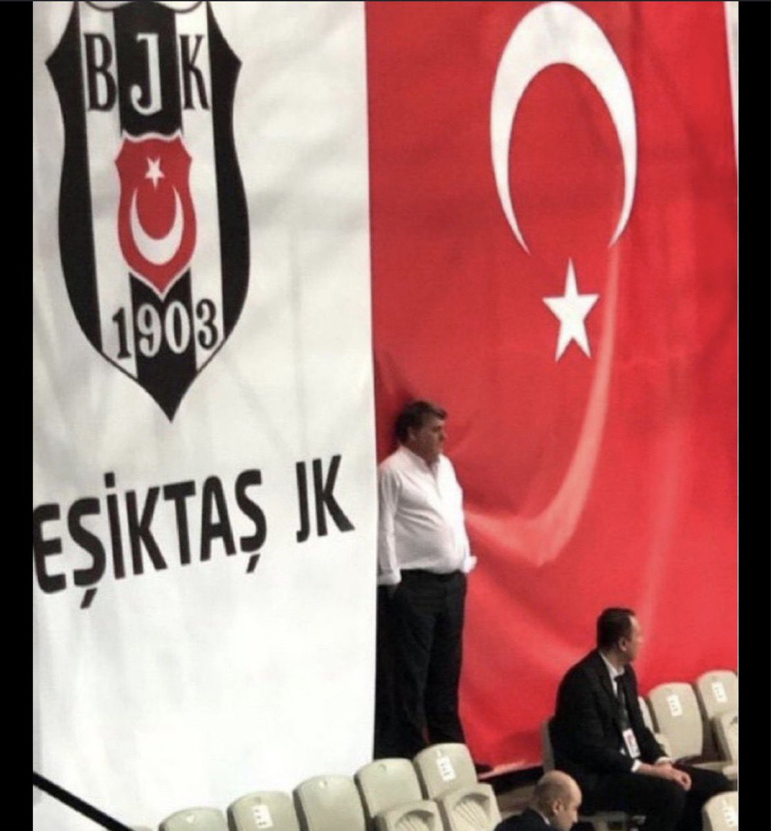 Merdomontanaa's tweet photo. Şu fotoğraf ile serdal adalı güzelleşmesi yapanlar Beşiktaş ne zaman ihtiyaç duyduysa aday oldu Beşiktaş için ceza yattı diye güzelleme yapanlar bu günler sizin eseriniz eserinizle gurur duyun 👏 https://t.co/4LgvAtyRzn