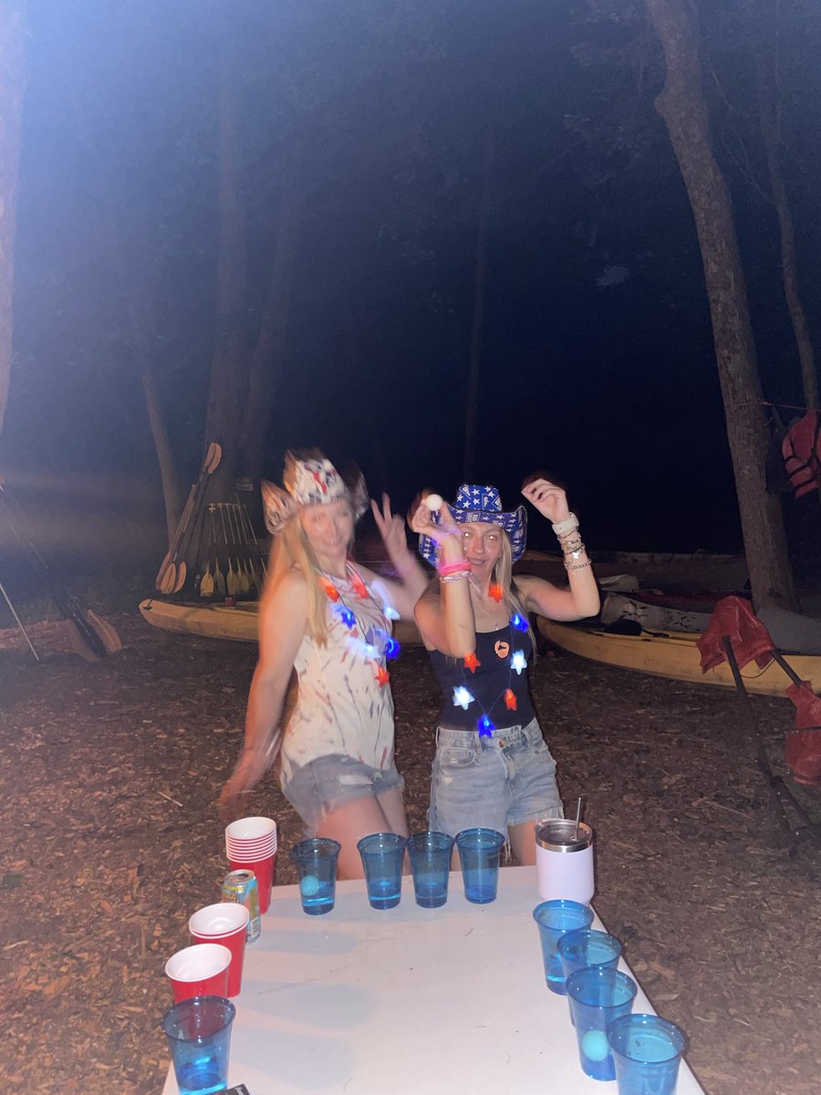 LeannGoodzey's tweet photo. Ran tables all night https://t.co/wNKbit7QCL