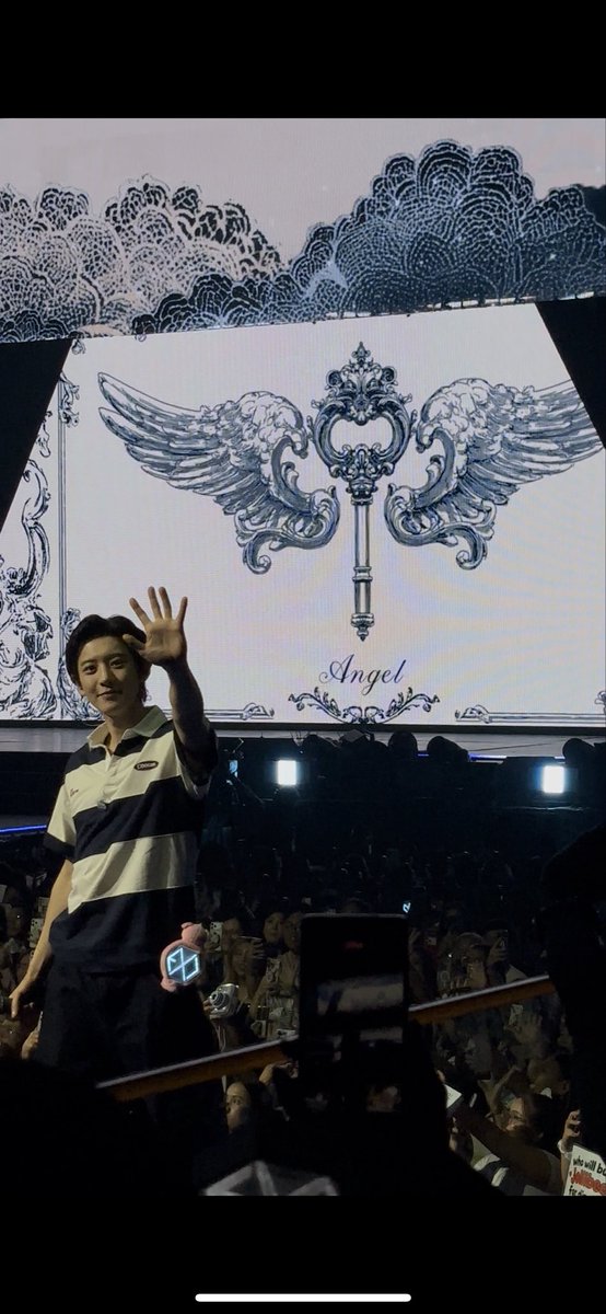 eli saw exo! tweet media