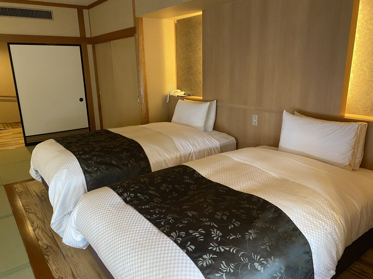 apicecofcake's tweet photo. 報告遅くなりましたが←
先週露天風呂付きの旅館に泊まりました。部屋にリファのドライヤーも付いてたわぁ。最高じゃん☆ https://t.co/zq5zF4uAku