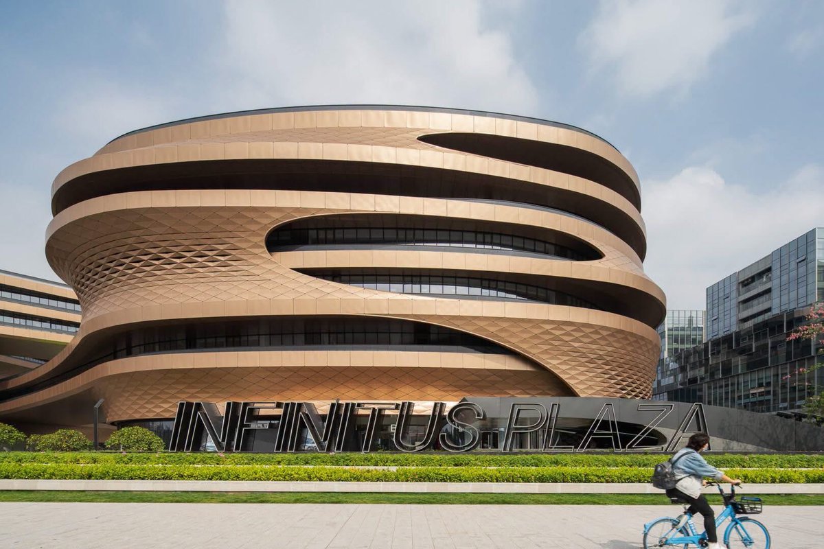 AmirArchiM's tweet photo. Nice houses-Villa / Live Luxury / Stylish life. 🏠🏬🏗️🌿
The different modern buildings.
#Architecture #Villa #interior_designer #Furniture #Artwork #Modern_design
  
Designed by #Zaha_Hadid Architects,
*Infinitus Plaza* is an eight-story headquarters building in China. https://t.co/Sao2XLO9EA