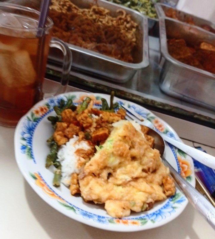 must_tons's tweet photo. #WARTEG
syukuri dan nikmati saja yang ada didepan mata, biar hari selasa mu tetap baik-baik saja π
#selasa
#bekalcarinafkah
#nikmatnyabersyukur https://t.co/nwVngvygAF