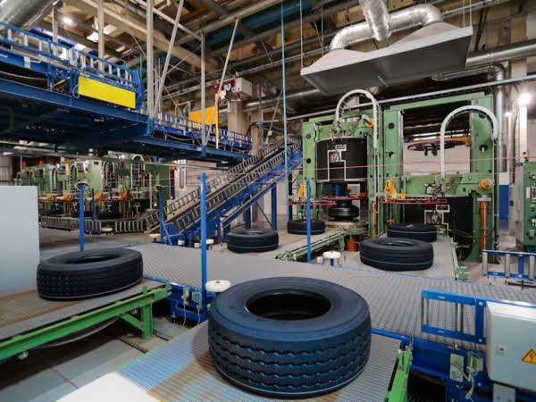 DadanSauveur's tweet photo. 1)La matière première principale pour la production des pneus est le caoutchouc. La . #RDC regorge d'hévéa... 

La création des usines des fabrications des pneus existait et peut encore être facilement créé, tout en créant des milliers d'emplois pour les congolais. https://t.co/OSolyjm63O