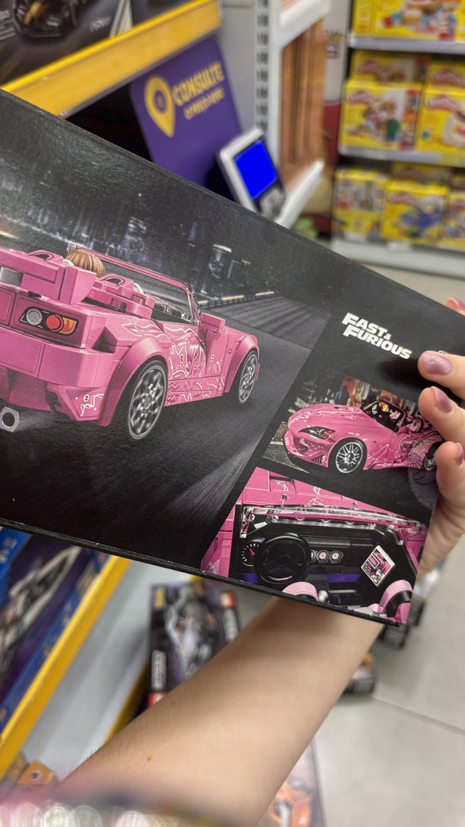 clawrswift's tweet photo. Mds eu quero esse lego rosa💔 é meu futuro carro🩷 https://t.co/bUOrh0MMXz