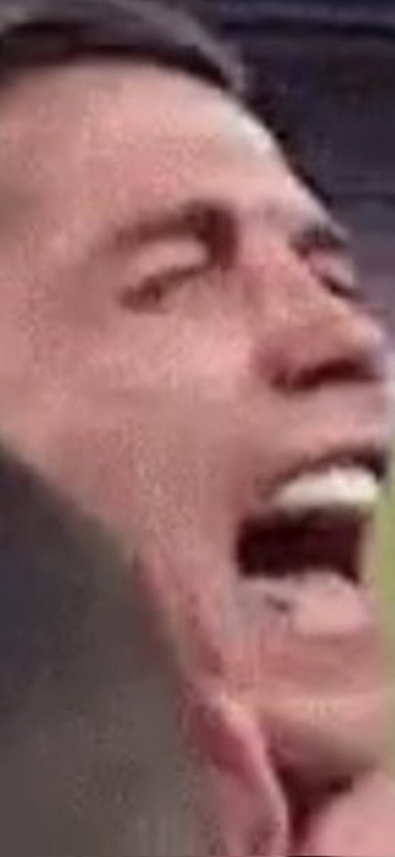 Francovic_v's tweet photo. @TouchlineX No te vayas nunca Ronaldo https://t.co/RuehzMgt4d
