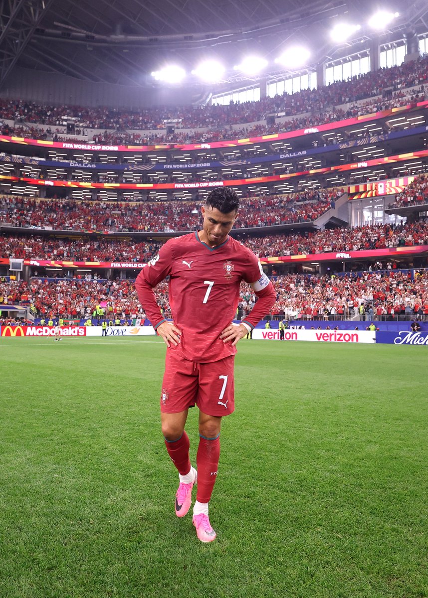 OptaJoe's tweet photo. 1 - Cristiano Ronaldo in the knockout stages of the World Cup:

741 minutes
10 matches
1 goal (penalty)
0 assist

Epilogue. https://t.co/XKCQVSZQ3l