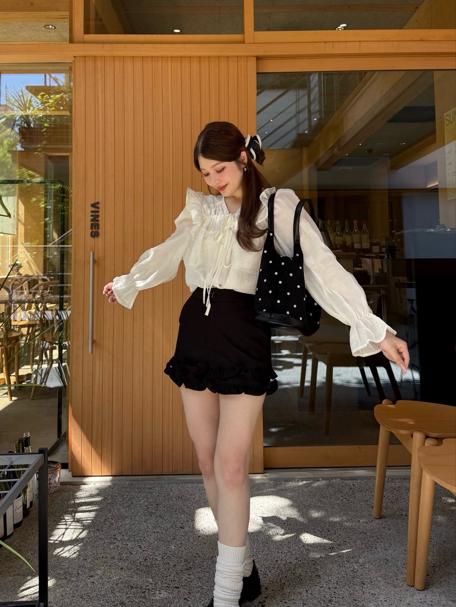 satoru64768's tweet photo. セレブの美脚にルーズソックス。#白ソ https://t.co/XCPCUvcYYk