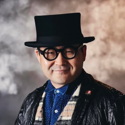 kishojinjaradio's tweet photo. 肉好きの皆さん、7/11は気象神社へ。

7/11（土）15時から、高円寺・気象神社で「気象神社ラジオ」の公開収録を開催します！

ゲストは、『マツコの知らない世界』『カンブリア宮殿』など数々のテレビ番組にも出演してきた、熟成肉の「格之進」代表・千葉祐士さん。

肉フェス4回連続総合優勝、熟成肉や塊焼きなど、長年にわたって“どうすれば肉をもっとおいしく食べられるか”を追求してきた、まさに肉のプロフェッショナルです。

これからBBQの季節。 
肉の選び方や焼き方など、肉好きなら聞かなきゃ損な話をたっぷり伺います。

#気象神社ラジオ
#坂口愛美
#格之進
#肉おじさん

https://t.co/RSaRYQgg4A