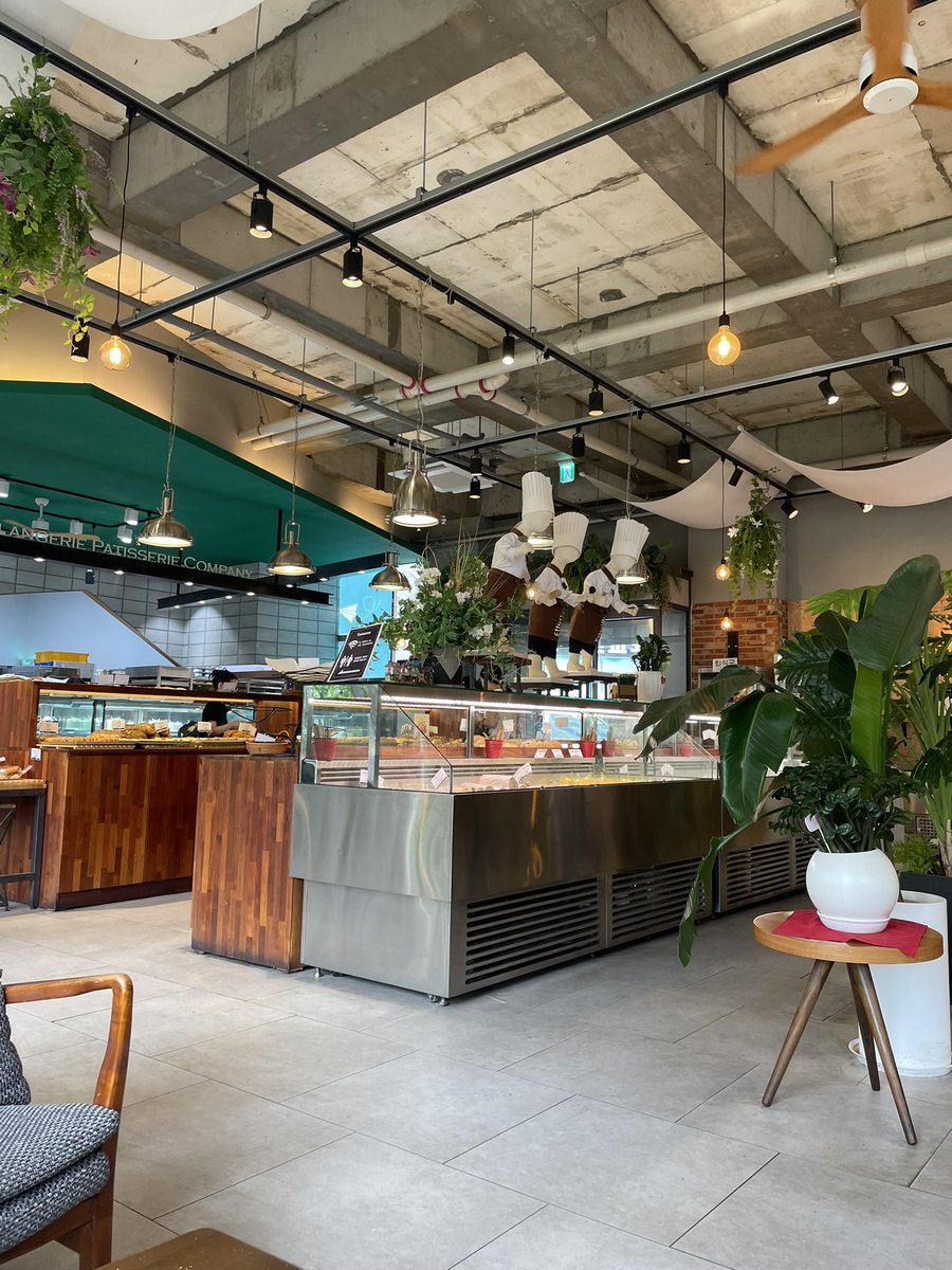 aya1004tea's tweet photo. ココのパン、どれも美味しかった😋#韓国 #靑羅国際都市 #仁川空港 #仁川 https://t.co/adIbS83zeV