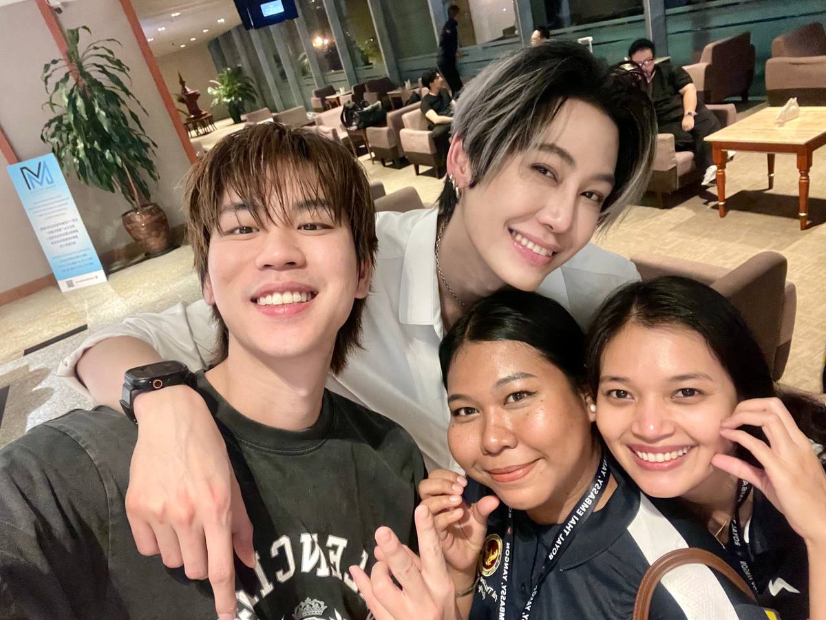bounprem65218's tweet photo. Gmnขา #Gmmtv
#ไม่ใช่กับลูลู่ แต่กับคุณครูค่ะ 🥺#Bounprem https://t.co/N9S6U8Vv3i