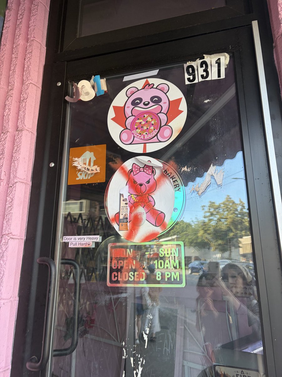 zyprexaprincess's tweet photo. I went to the indigenous immigrant vegan bitch Covid Cafe and they weren’t even open https://t.co/GHH0IBQRs2