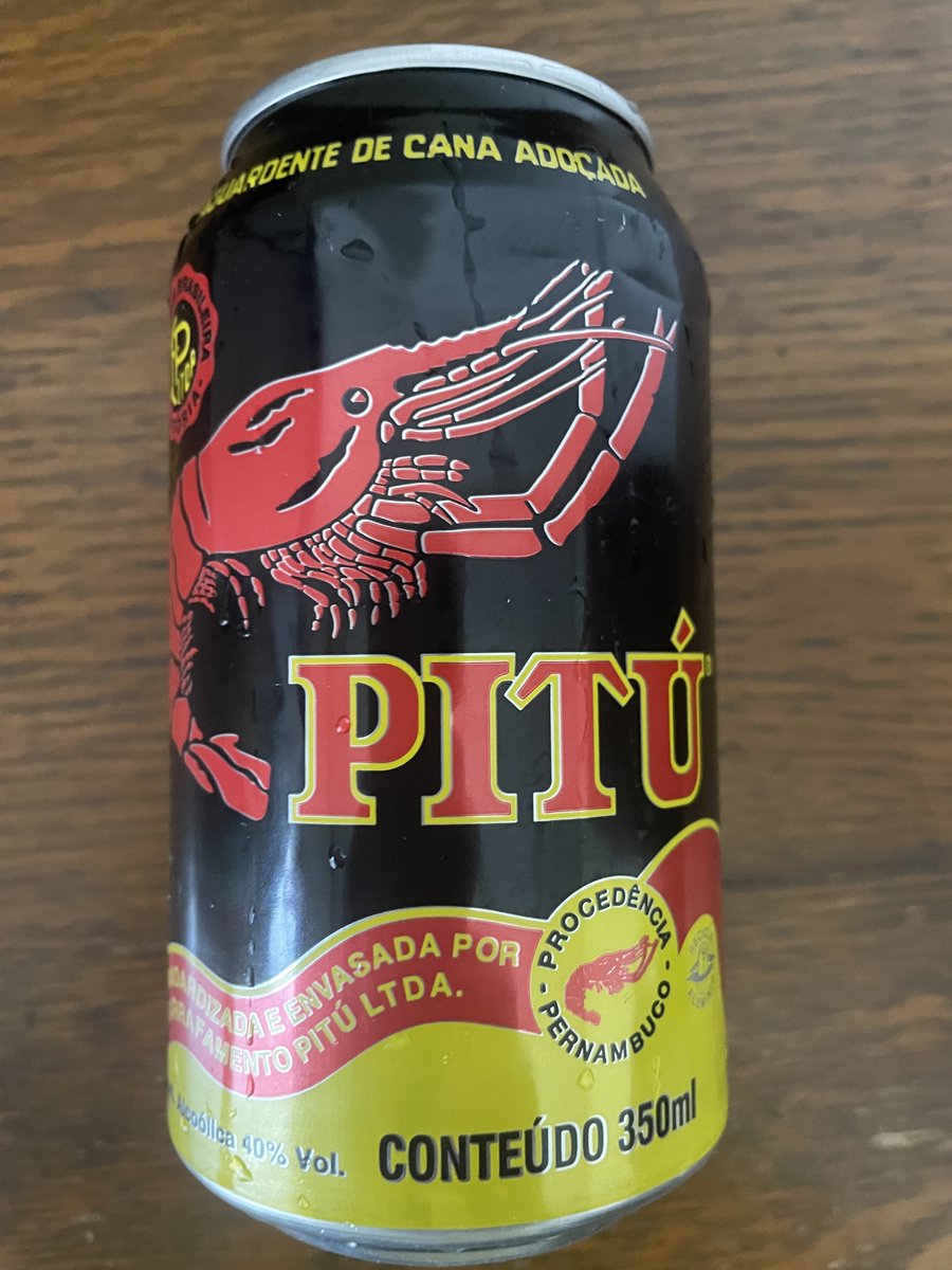 ishikawakoji's tweet photo. 【なにこれ？缶ドリンク】アナーキー吉田くんのブラジル土産。海老のお酒？と思って缶ビールの様に一気にゴクゴク飲んだらトンデモナイことに。なんとアルコール40%。そのままいったらすぐ逝きます。僕は割って飲んだけどそれでも相当。これを缶で出すの、ブラジルやな～。 https://t.co/14aWsynbpw