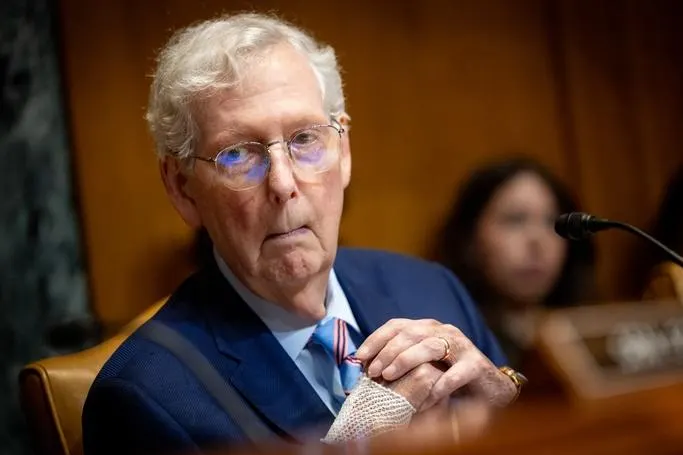 PigeonThePress's tweet photo. Sen. Mitch McConnell Reported Brain Dead, Indicated By (R) Next To His Name https://t.co/slrOWqPy2a