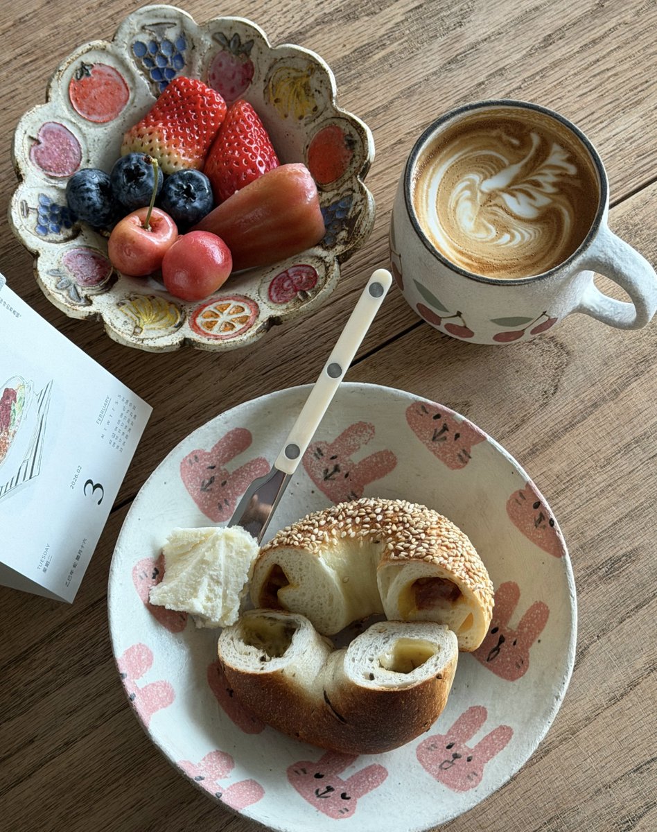 Rita_coco_'s tweet photo. 好好吃早餐，才是认真生活的开场白。
来聊聊：你是咖啡配面包党，还是中式暖胃党？ https://t.co/mEYk93StAz