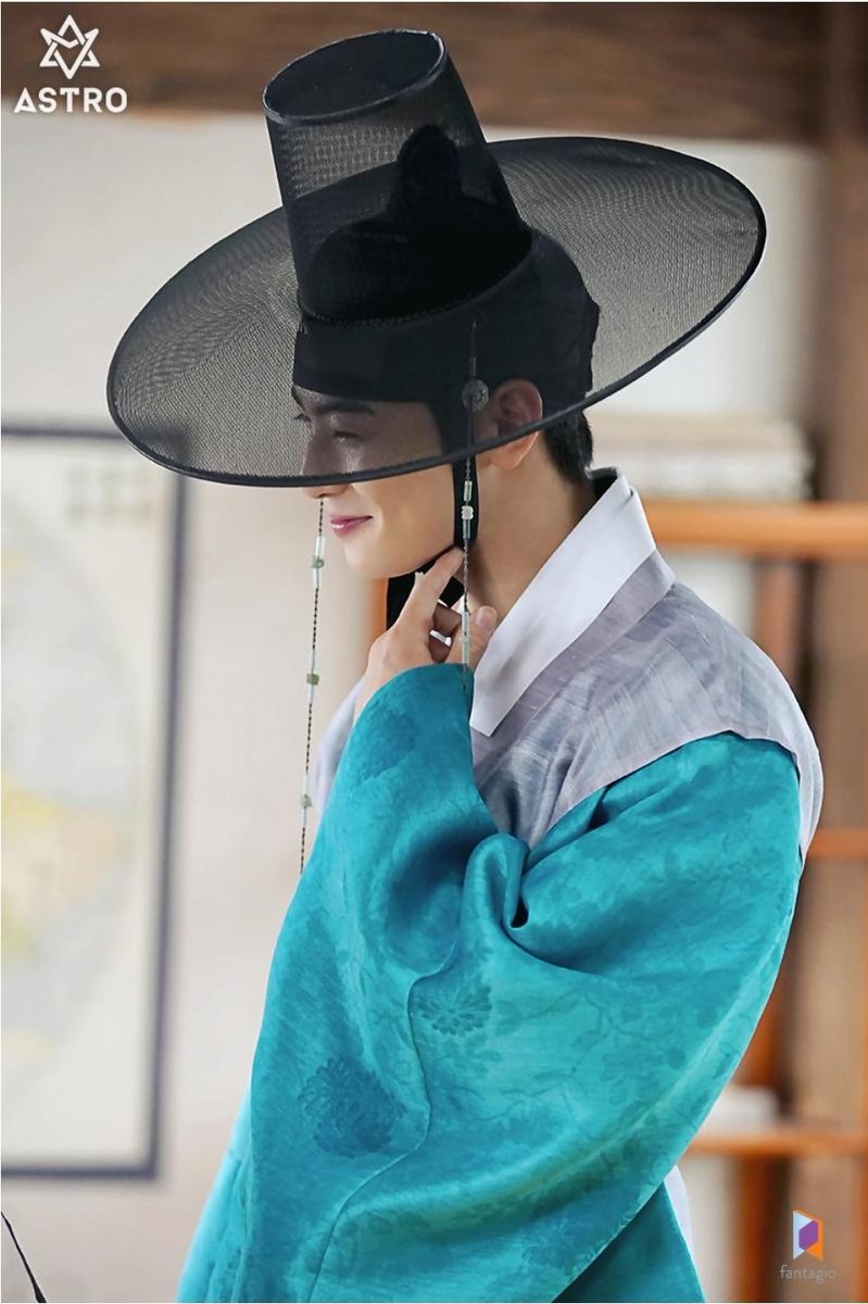 suzumama0114's tweet photo. 今日は七夕🎋
ウヌは元気にしてるかな
会いたいな(´•ω•`๑)♡
 #차은우 #CHAEUNWOO https://t.co/hlMCeEfcVE