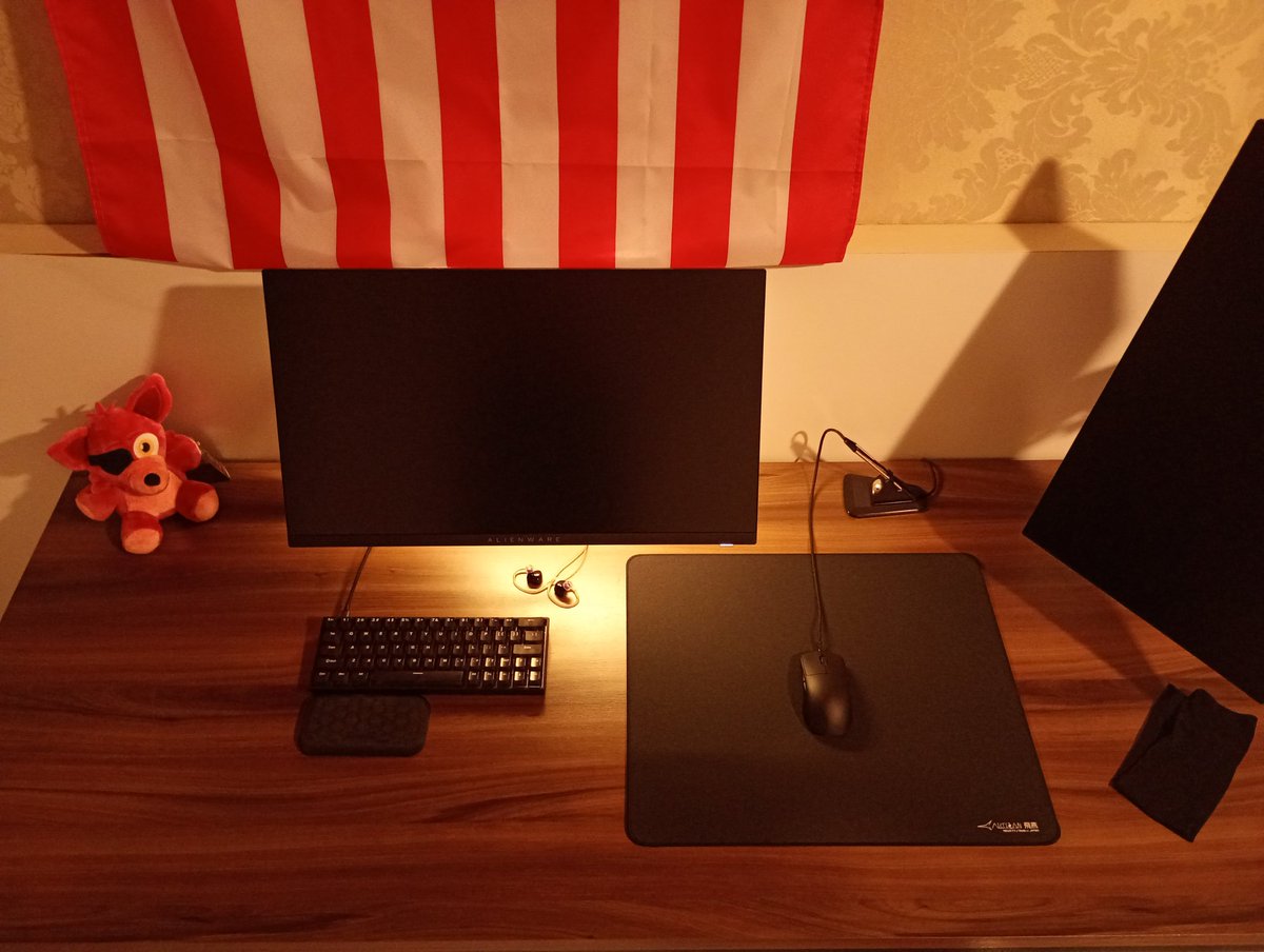jootenha's tweet photo. @blxckoutz Salve black, te acompanho dês do hg mano, sou mt seu fã
nick:tuvcdma

configs:
r7 7800x3d
RTX 5060  
2 pente de 8gb 5600

monitor 1: alienware 320hz
2: ultragear 180hz
mouse: op1 8k v2
teclado: nd63u com switchs everglide wukong
mousepad: artisan hien mid
ultima foto e de antes https://t.co/BhuimnLFuB