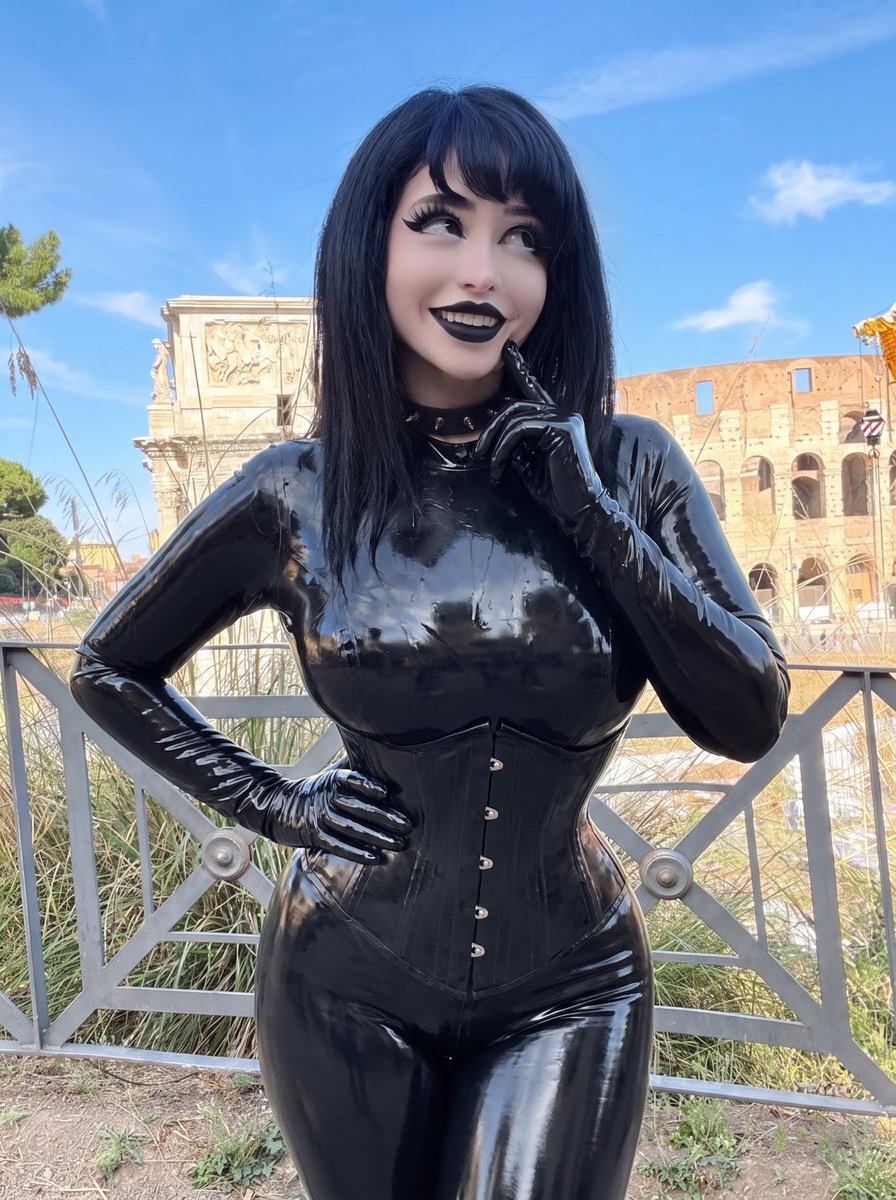 InvictaLatex's tweet photo. just put you in latex https://t.co/Sy0psPSUSm