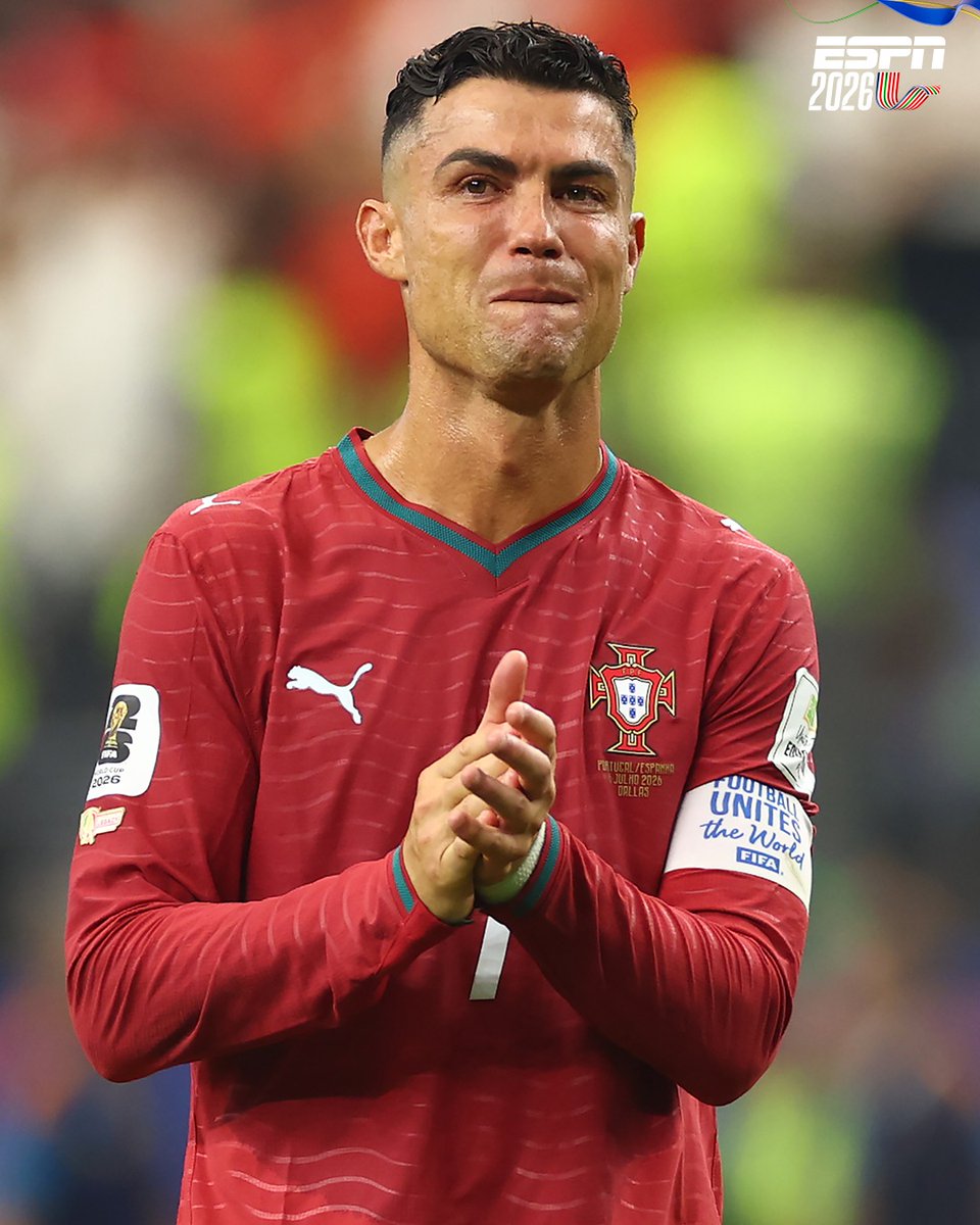 RadioDisneyMX's tweet photo. NO SÓLO LLORAS TÚ, CRISTIANO, LLORAMOS MILLONES 🇵🇹 😭

El dolor del Bicho tras la eliminación y despedirse de la Copa del Mundo. 

💔 Imágenes que rompen corazones 💔

Nadie estaba listo para decirte "adiós".

#RadioDisneyMéxico #ESPNMX https://t.co/8NF2L2pP36