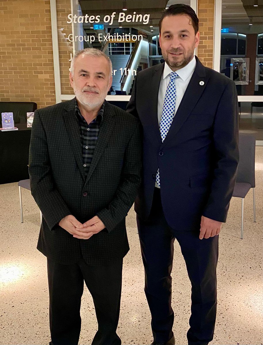 aslankenan_nl's tweet photo. 📍 Melbourne, Avustralya 🇦🇺

Yedi yıl önce yine bu zamanlarda Avustralya’ya geldiğimizde, hafızlık arkadaşım ve hâlihazırda Yeşilay Genel Başkanı olan Mehmet Dinç ağabeyimin vesilesiyle, Avustralya’nın kanaat önderlerinden kıymetli Kazım ağabeyimizle tanışmıştık.

O günlerde Avustralya teşkilat çalışmalarımızın temellerinin atılmasında bizlere katkı sağlayan Kazım ağabeyimizi, bugün hanesinde, kıymetli ailesiyle birlikte ziyaret etme fırsatı bulduk.

Teşkilatımızın önem verdiği konulardan biri olan koruyucu ailelik meselesini bizzat kendi yuvasında hayata geçiren, bir evladımıza sahip çıkan Kazım ağabeyimiz ve ailesi, toplumumuz için örnek bir duruş sergilemektedir.

Bizleri sıcak yuvalarında ağırladıkları için kendilerine gönülden teşekkür ediyorum. Böyle değerlere ve kanaat önderlerine toplum olarak sahip çıkmak hepimizin vazifesidir.

Rabbim birlik ve beraberliğimizi daim eylesin. Böylesi güzel insanları yanımızdan eksik etmesin.

@U_I_D @mehmetdnc @1920yesilay 

#UID #Melbourne #Avustralya #TürkToplumu