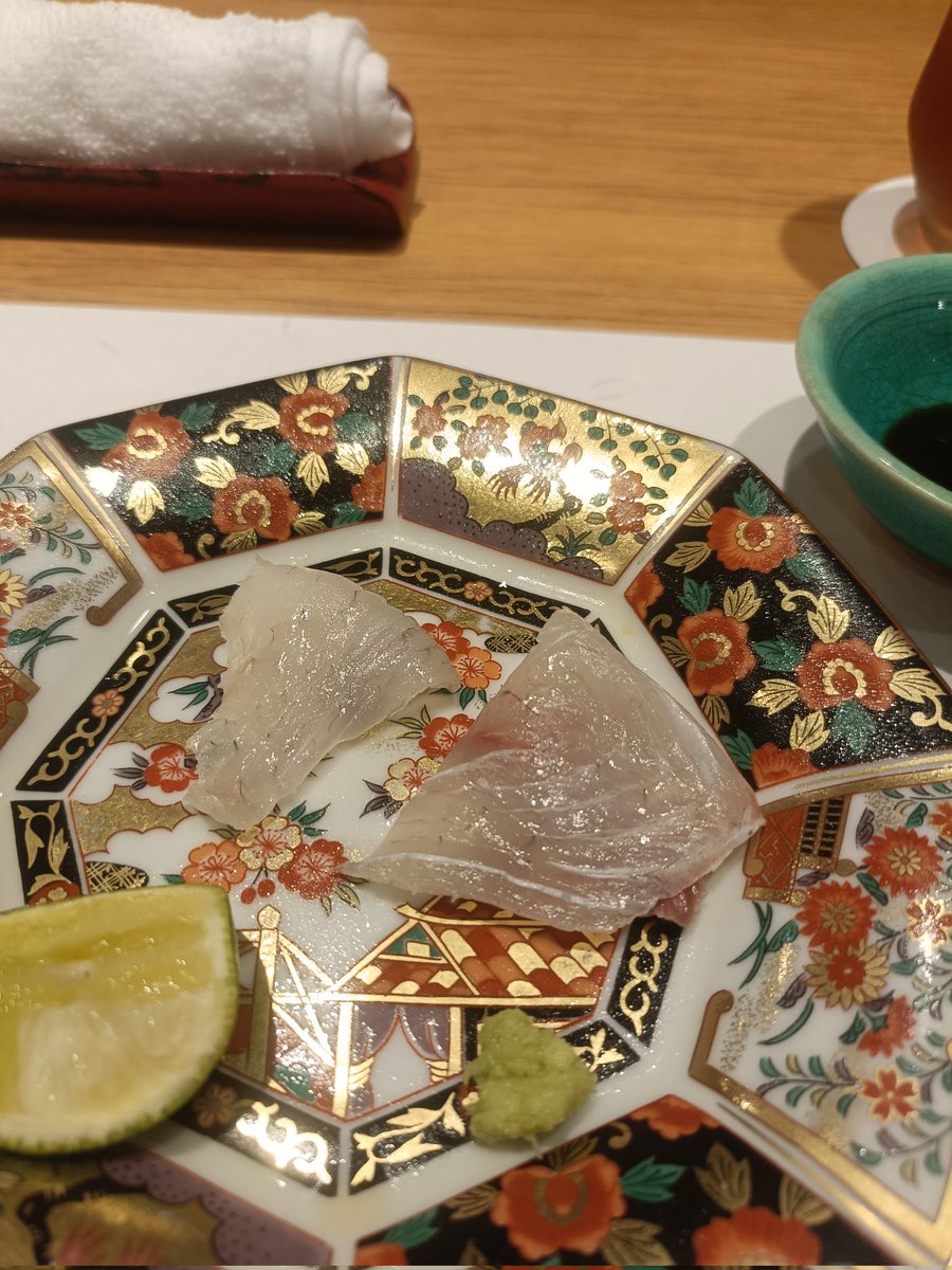 monroe_________'s tweet photo. 港区でおすすめの鮨
赤坂　鮨　淡師
茶室のある鮨屋。
鮨だけでなくからすみそばもよかった。
#港区 #グルメ #グルマン #食い道楽 #外食 #夫婦の日常 #夫婦デート #外食 #港区住民おすすめ #夫婦円満 #ランチ #ディナー #フレンチ #ミシュラン #六本木 #麻布十番 https://t.co/3awTrym3o7