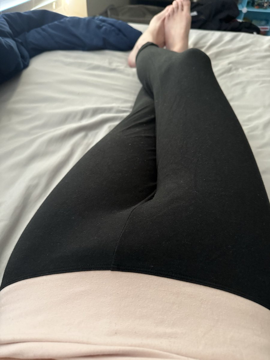marikyb's tweet photo. Comfy #femboy #feet #gay #bottom #twink #findom https://t.co/2hqVrQWSZc
