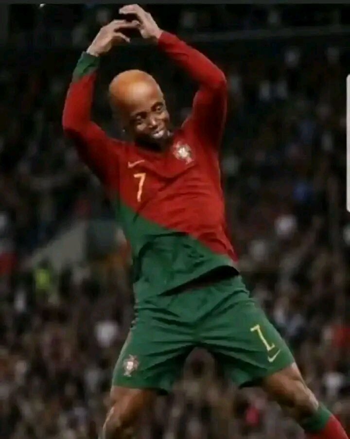 lemuelknight's tweet photo. Cristiano Ronaldo || Ladies and gentlemen Mr. I’m Back went right back 😂 🤡 https://t.co/F3DhKBYGqV