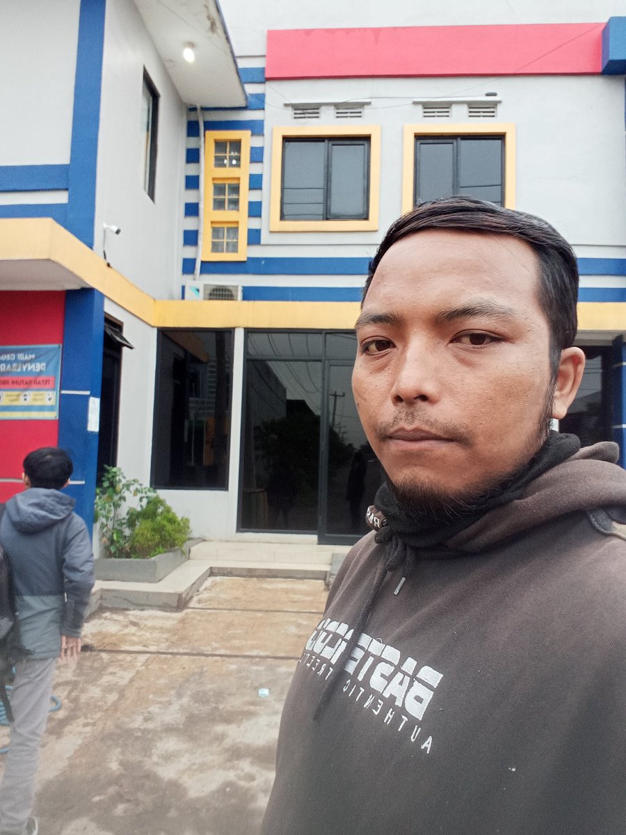 altepuro9's tweet photo. @AcepNuryana15 @grey_network_ct biar apdol https://t.co/JFSUSV14gN