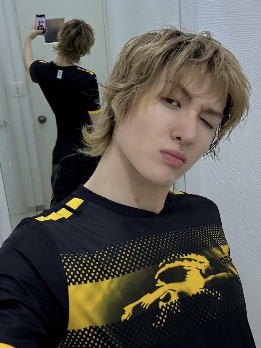 girltinful's tweet photo. hi #coertwt #cortistwt 
looking for mutuals!!:3

☆ martin biased!!!<3
☆ i'm a pretty new coer
☆ not new to #kpoptwt

this is my cortis focused account but i stan a lot of girl groups so we prob have those in common...
rts very appreciated...please❤️❤️ https://t.co/TKVZClsMgG