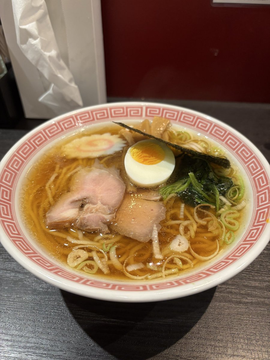 maqi_m17's tweet photo. #大至（#御茶ノ水駅）
←背脂ラーメン　1,000
→ラーメン　930

164／2,974
165／2,975
#弊社マネ麺
#有麺団
#ラーメン
#連食
#店内連食 https://t.co/BAfD4Z8DG8