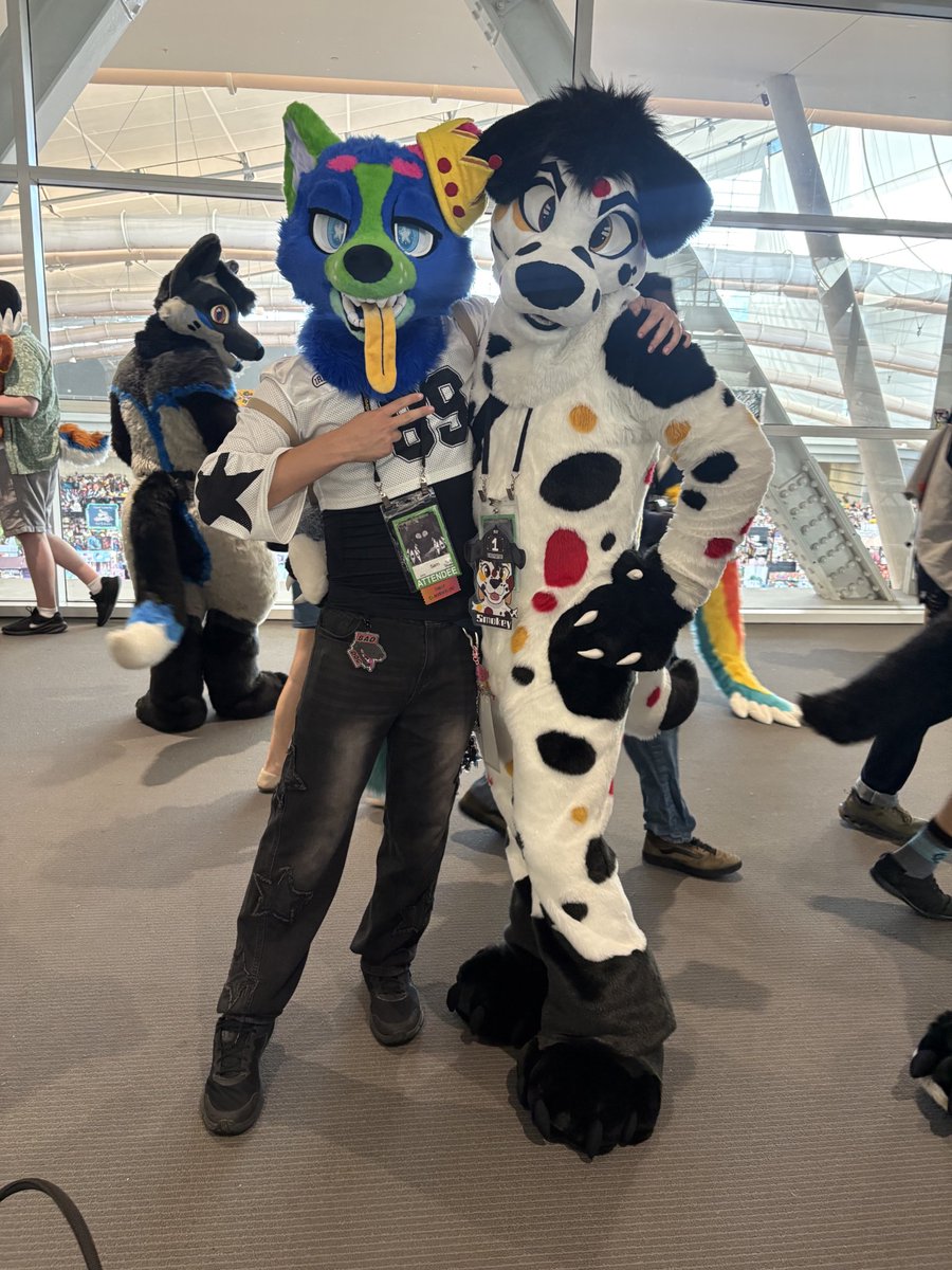 MediMutt's tweet photo. Met this miscolored dalmatian at AC I think he might have had an accident with some ketchup and mustard but I didn't wanna be rude so I kept it to myself 😊 @drowninginspots https://t.co/qVQUCfplCU