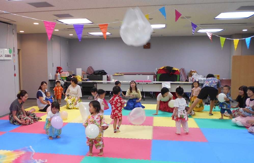 team_higashi's tweet photo. 📣「2歳あつまれ！ハワイアンリトミックであそぼう」予約受付中！

2歳のこどもを育てる保護者同士の交流会です✿
🗓7月23日(木)
👥東区在住で2～2歳11カ月の未就園児とその保護者。
#子育て応援 #東区イベント #交流会 

申込は⬇️
https://t.co/Sp6DLgHusz https://t.co/il9SGAvBkS