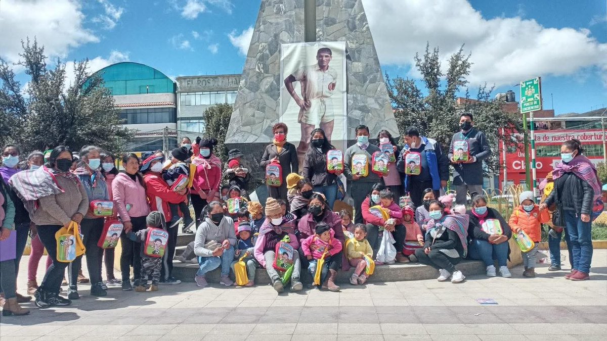 Sunqucrema's tweet photo. #Felizdiadelmaestro
Pocos saben que detrás de #Sunqu los verdaderos hacededores de sueños y de partidos ganados están los maestr@s de los diferentes PRONOEI e instituciones educativas públicas que hemos visitado.
Muchas gracias por su dedicación y esfuerzo.
📷 CerroPasco 2022 https://t.co/O9KVmwVJSR