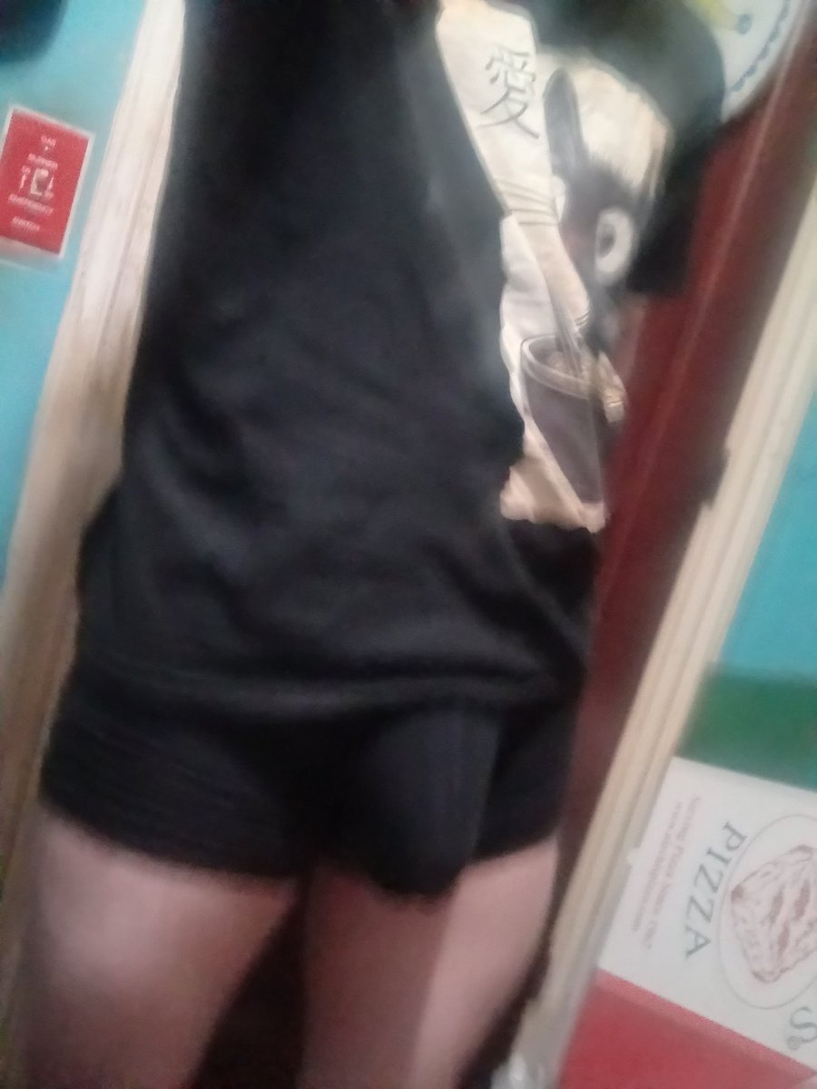 unnecessaryrat's tweet photo. Lazy soft bulge pic, bwehhh :3 #nsfwtwt #femboy #softbulge #bulge https://t.co/2HZjVJ8AcT