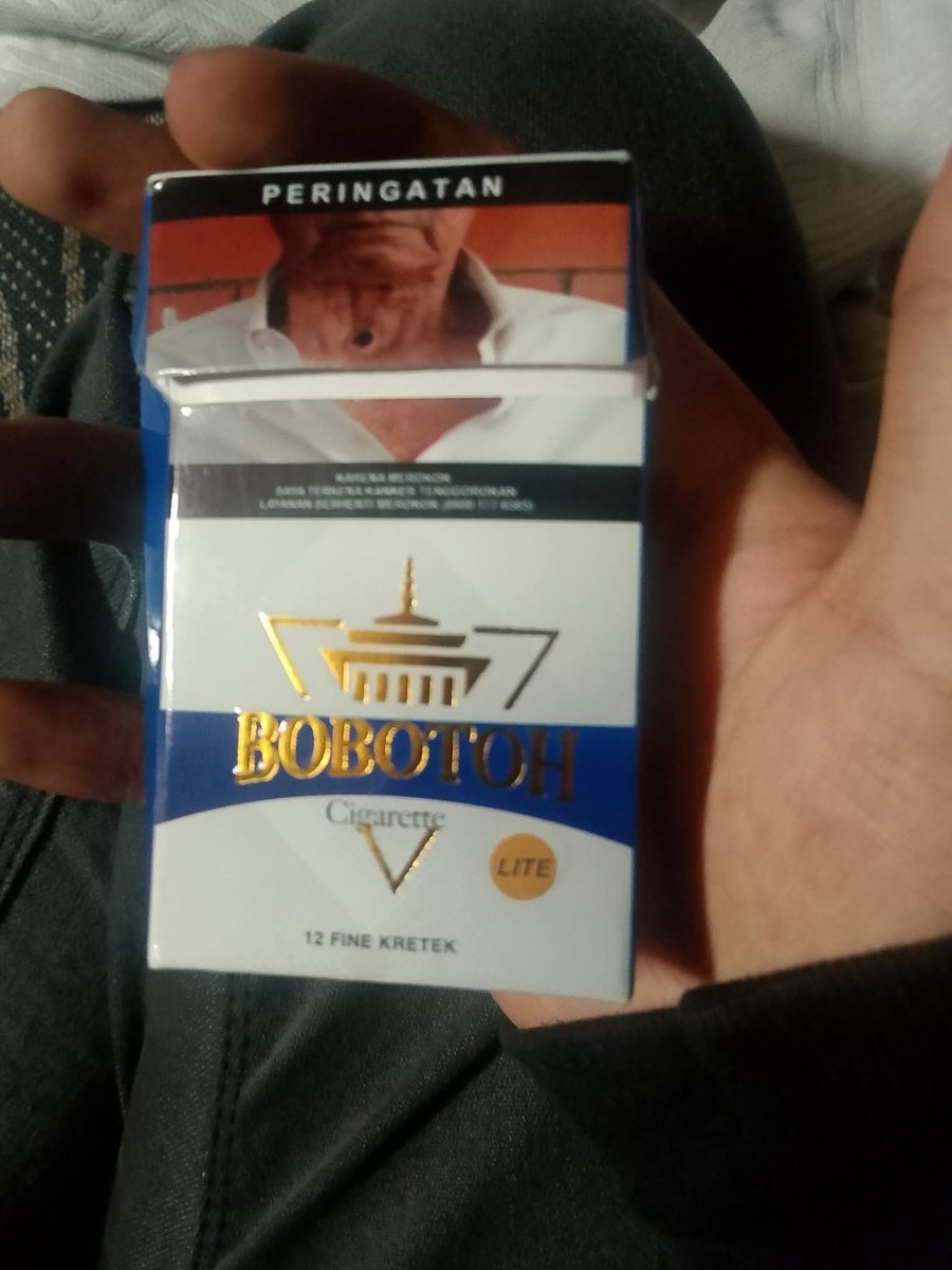 VikingBatam's tweet photo. 🗣️: SEBERAPA  "PERSIB" KAMU?

.
🧔🏻‍♀️: YEUH ROKOK AING. https://t.co/V1UHBQfsCi