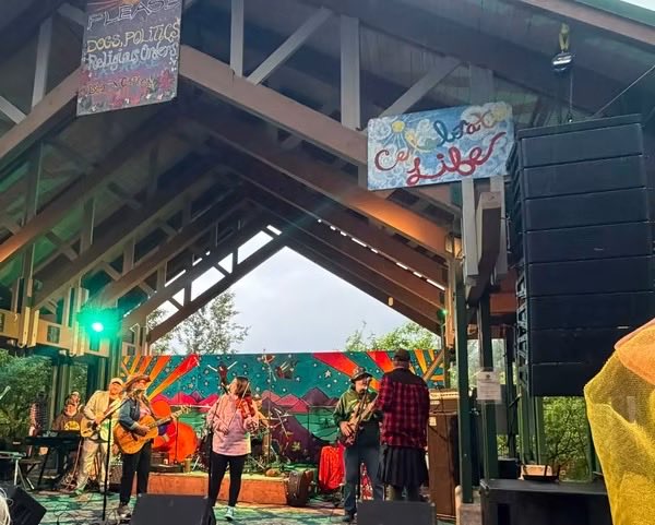 Lesil4gov's tweet photo. So much fun to spend July 3 at the Girdwood Forest Fair, one of Alaska’s most beloved traditions. For 51 years, this incredible event has brought together artists, musicians, craftspeople, families, and visitors from across our state to celebrate Alaska’s creativity and spirit. https://t.co/WvVmMiUl06