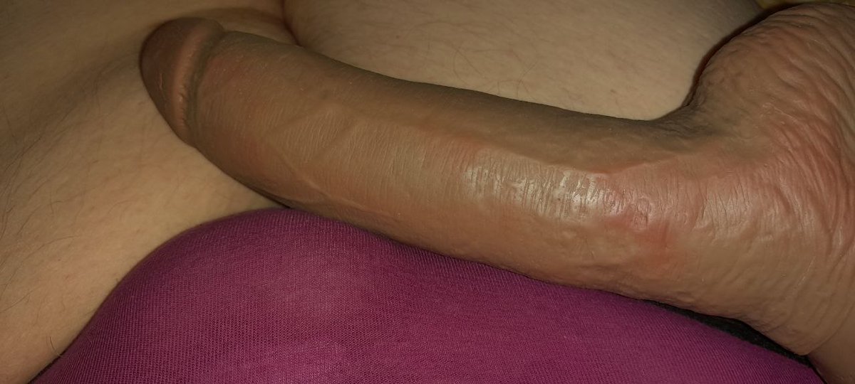 Sissymelli's tweet photo. It's just so much bigger compared to my pathetic little nub https://t.co/GPQnERH5IC