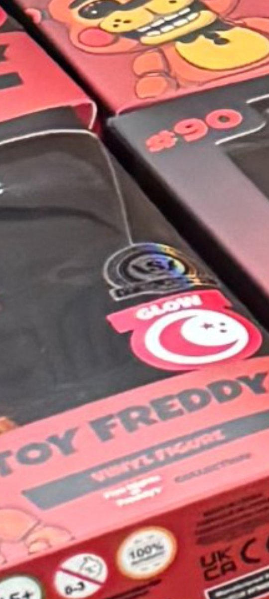 Hydrotooz's tweet photo. Does anyone have any ideas what this S logo on the new Toy Freddy Youtooz is? As I've never seen it before.
#fnaf #youtooz https://t.co/hUKKpnLOVo