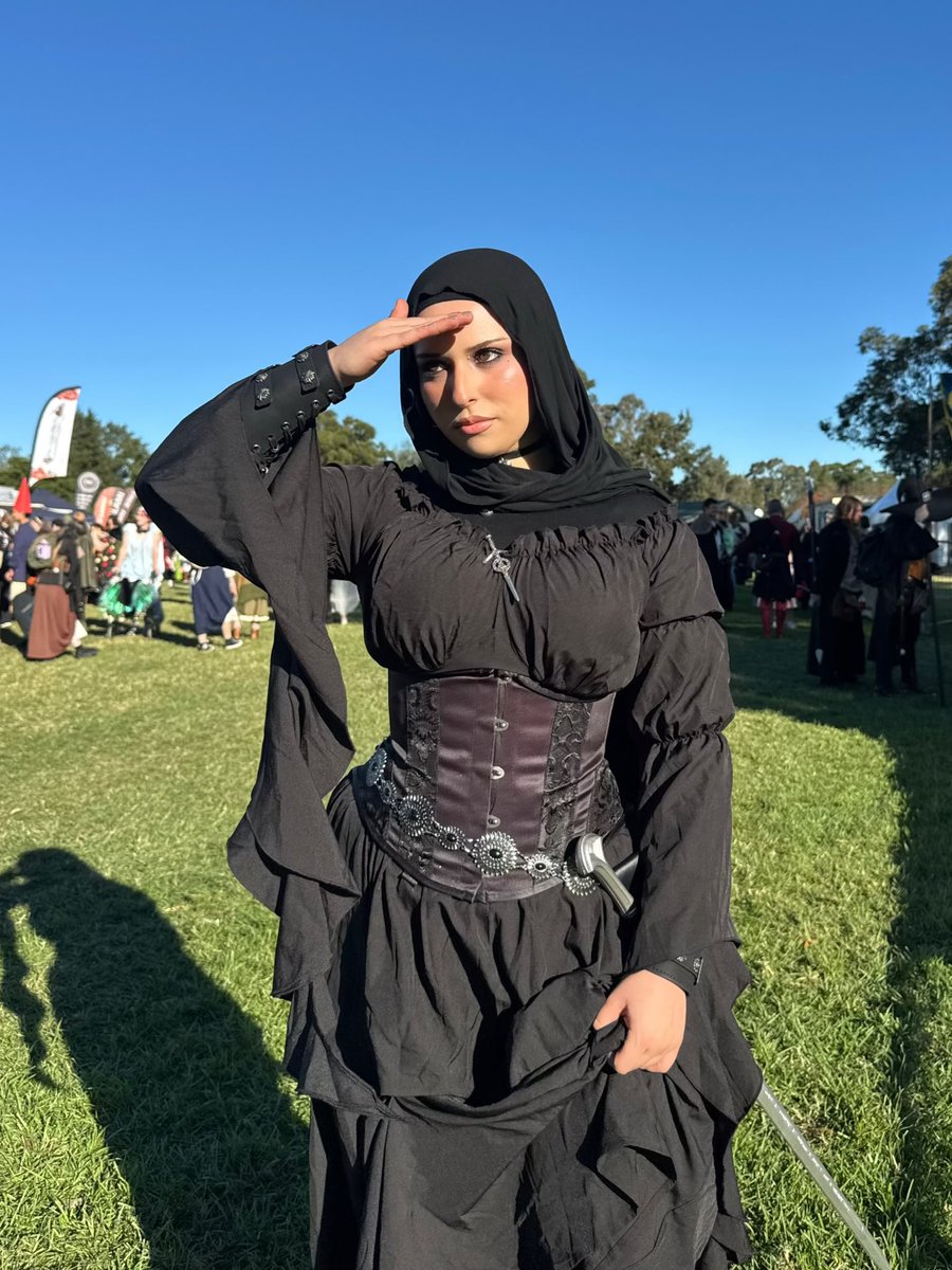 eshtopia's tweet photo. the seven kingdoms and the shire needs me fr!!!!!! https://t.co/LiycuPjwKX