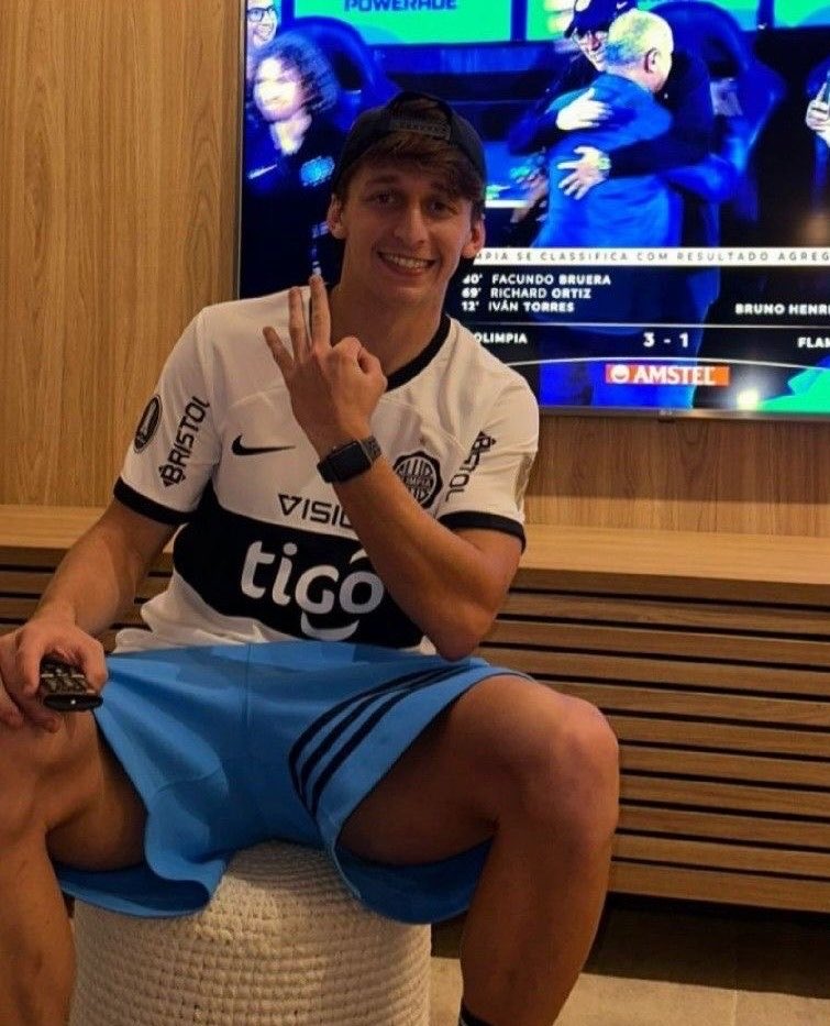 keishitos's tweet photo. con razón casi se moquetearon en la cancha https://t.co/UV58bheZka