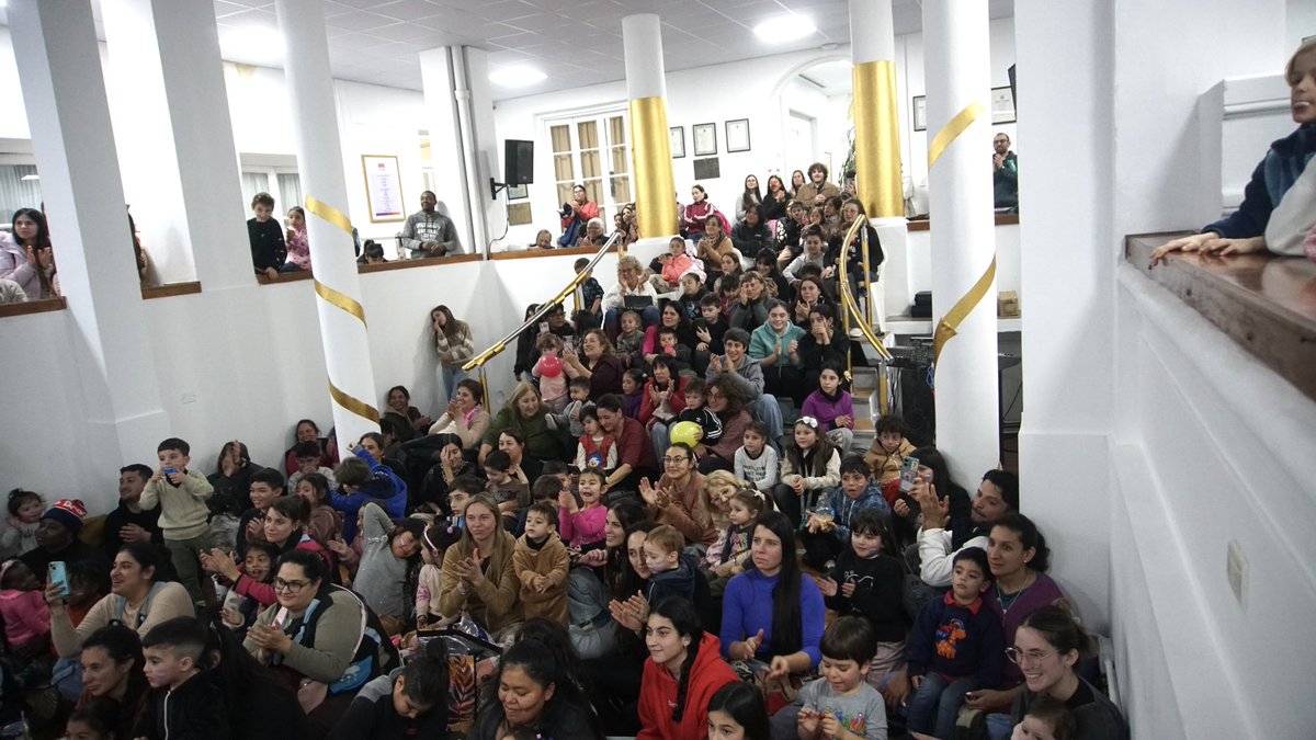 juanpinglese's tweet photo. Hay imágenes que hablan por sí solas.

Ver el Concejo lleno de familias, chicos y sonrisas reafirma el camino que elegimos: un Concejo de puertas abiertas, cercano a la gente.

Gracias a las más de 200 personas que compartieron esta hermosa tarde junto al Circo Moskito. https://t.co/x6HKMSQDER