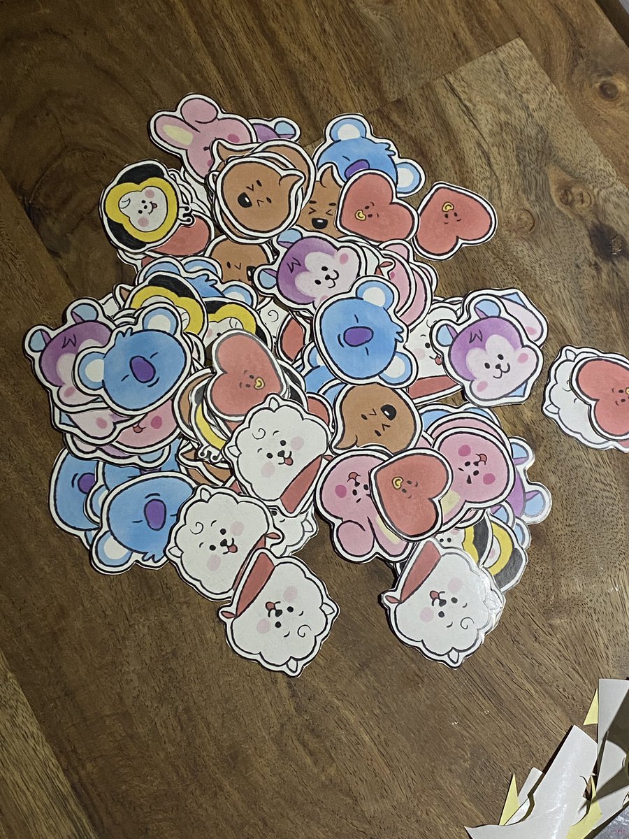 marblescorner's tweet photo. bts london freebies for d2 made by me and the besties :3 (yes it is almost 2am mind your business) https://t.co/NG9xkclAxY