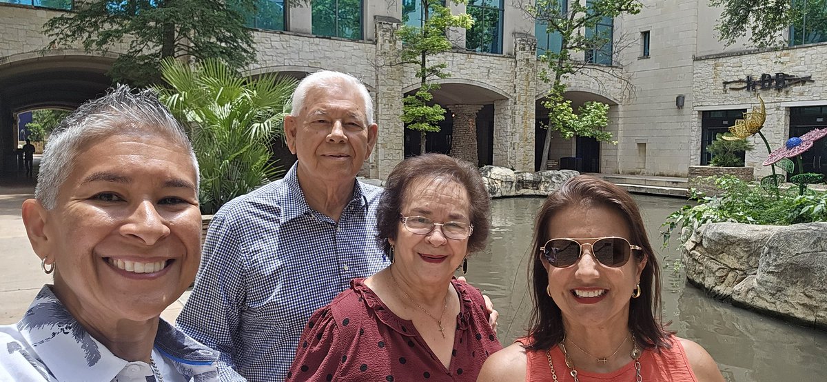 MyraMoralesTSS's tweet photo. Treated my in-laws to dinner at @RuthsChris 🥩 on the Riverwalk for Father's Day. #SkyhawkPride #SkyhawkSummer #SkyhawkBingo https://t.co/vH65jjY6kE